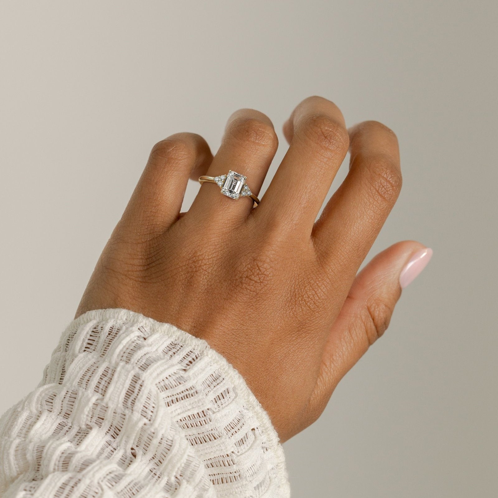 CUJ046