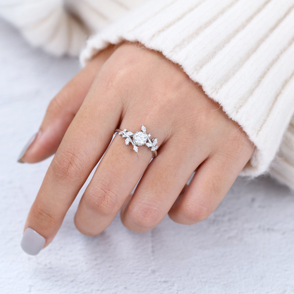 0.41 CT Round Cluster Moissanite Engagement Ring